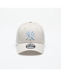 KTZ - 9forty Mlb League Essential 9forty New York Yankees Stone/ Glb - Lyst