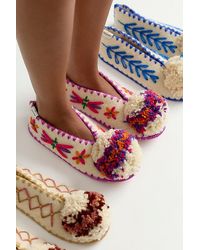 Give A Pon - Confetti Pom Slippers By - Lyst