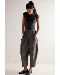 Free People - High Road Pull-on Barrel Pants At In Dried Basil, Size: Xs - Lyst