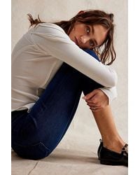 Free People - Knockout Mid-rise Crop Jeans At Free People In Dark And Stormy, Size: Xs - Lyst