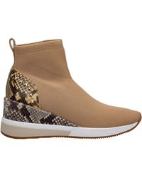 gertie canvas sneaker