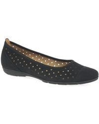 Gabor - Ruffle Punched Detail Casual Shoes - Lyst
