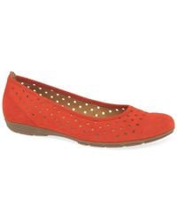 Gabor - Ruffle Punched Detail Casual Shoes - Lyst