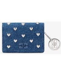 Ganni - Bou-Kartenetui Mit Herznietenklappe Aus Denim - Lyst