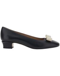 Ferragamo - 'Vara 2.0' Pumps With Low Block Heel And Logo Plaque On The Front - Lyst