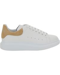 Alexander McQueen - White Low-top Sneakers With Chunky Sole And Contrasting Heel Tab In Leather - Lyst