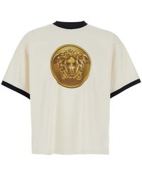 Versace - T-Shirt With Mudusa Doblone Print On The Front - Lyst