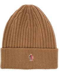 3 MONCLER GRENOBLE - Beige Ribbed Beanie With Logo Patch At The Front In Wool - Lyst