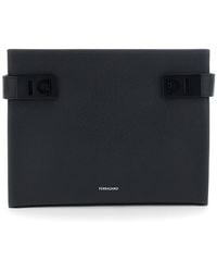 Ferragamo - Clutch Con Fibbie Laterali Hug Con Logo - Lyst