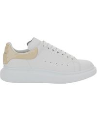 Alexander McQueen - Low-Top Sneakers With Chunky Sole And Patent Heel Tab - Lyst