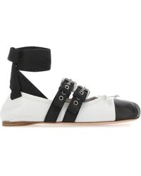 Flat shoes de Miu Miu de color Neutro sandalias y chanclas de Bailarinas Mujer Zapatos de Zapatos planos 