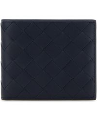 Bottega Veneta - Portafoglio Intrecciato in pelle blu navy - Lyst