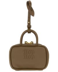 Miu Miu - Contenitore portachiavi Beau in pelle fango - Lyst
