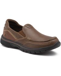 levi's men's bass low sneakers