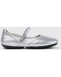 Camper - Right Nina Laminated Leather Mary Jane Flats With Hook-And-Loop Closure - Lyst