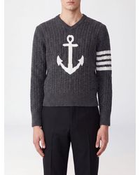 Thom Browne - Jersey De Cuello De Pico Y Corte Slim De Lana Virgen Con La Icónica Raya 4-Bar - Lyst