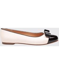 Ferragamo - Varina Bicolour Nappa Leather Ballet Flats With Bow And Patent Toe - Lyst