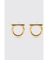 Ferragamo - Ohrringe Aus Goldfarbenem Messing Mit Logo-Detail - Lyst