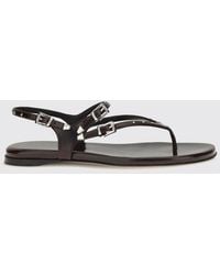 Chloé - Chlo&Eacute Susanna Studded Calfskin Thong Sandals With Low Heel - Lyst