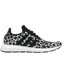 adidas women's swift run black and white