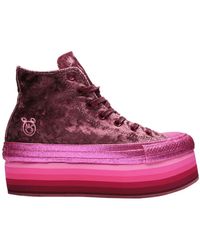 miley cyrus converse pink