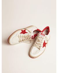 Golden Goose Sneakers Ball Star blanches en cuir avec étoile et contrefort rouges - Multicolore