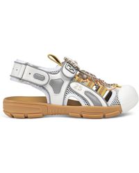 Gucci Damen-Sandale aus Leder mit Kristallen - Grau