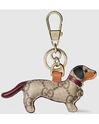 Gucci - ドッグ シェイプ バッグ チャーム, ベージュ, Ggキャンバス - Lyst