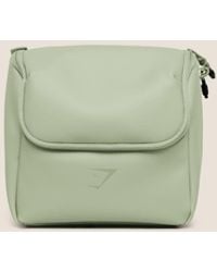 GYMSHARK - Sleek Washbag - Lyst