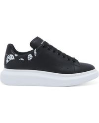McQueen - Leather Skull-Print Oversized Sneakers - Lyst