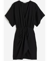 H&M - Kleid mit V-Ausschnitt - Lyst
