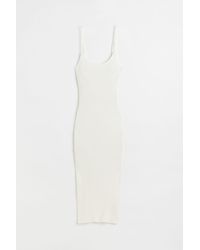 H&M Bodycon-Kleid in Rippstrick - Weiß