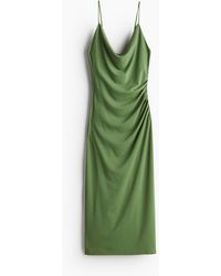 H&M - Drapiertes Kleid mit Wasserfall-Ausschnitt - Lyst