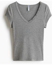 H&M - Top Van Viscose Met Kant - Lyst
