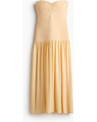 H&M - Bandeau-Kleid mit gesmoktem Oberteil - Lyst