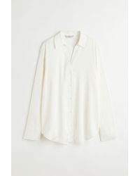 H&M - Bluse mit V-Ausschnitt - Lyst