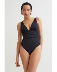 Women's H&M One-piece swimsuits and bathing suits from $20 | Lyst