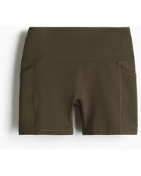 H&M - Sport-Hotpants mit DryMoveTM - Lyst