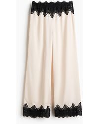 H&M - Satijnen Pyjamabroek Met Kant - Lyst