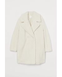H&M Mantel aus Lammfellimitat - Weiß