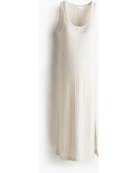 H&M - MAMA Geripptes Strickkleid - Lyst