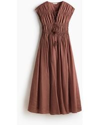 H&M - Kleid aus Ramie mit Kordelzugdetails - Lyst