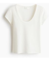 H&M - Geripptes T-Shirt mit U-Ausschnitt - Lyst