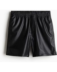 H&M - Beschichtete Shorts in Relaxed Fit - Lyst