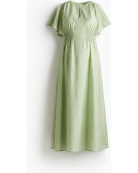 H&M - MAMA Langes gecrinkeltes Kleid - Lyst