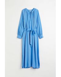 H&M - Kleid mit V-Neck und Bindegürtel - Lyst