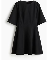 H&M - Tailliertes Twillkleid - Lyst