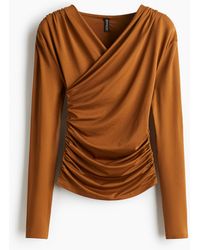 H&M - Drapiertes Jerseyshirt - Lyst