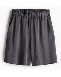 H&M - Shorts aus Seidenmischung - Lyst