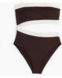 H&M - Bandeau-Badeanzug mit Cut-out und wattierten Cups - Lyst